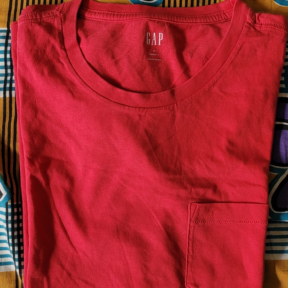 Gap Tshirt new